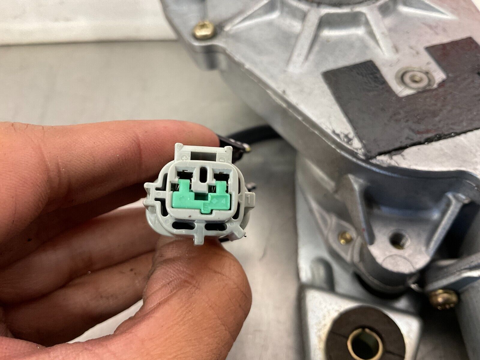 2004 Nissan 350Z Passenger Right Convertible Top Lift Motor OEM 25BF9EE - On Point Parts Inc