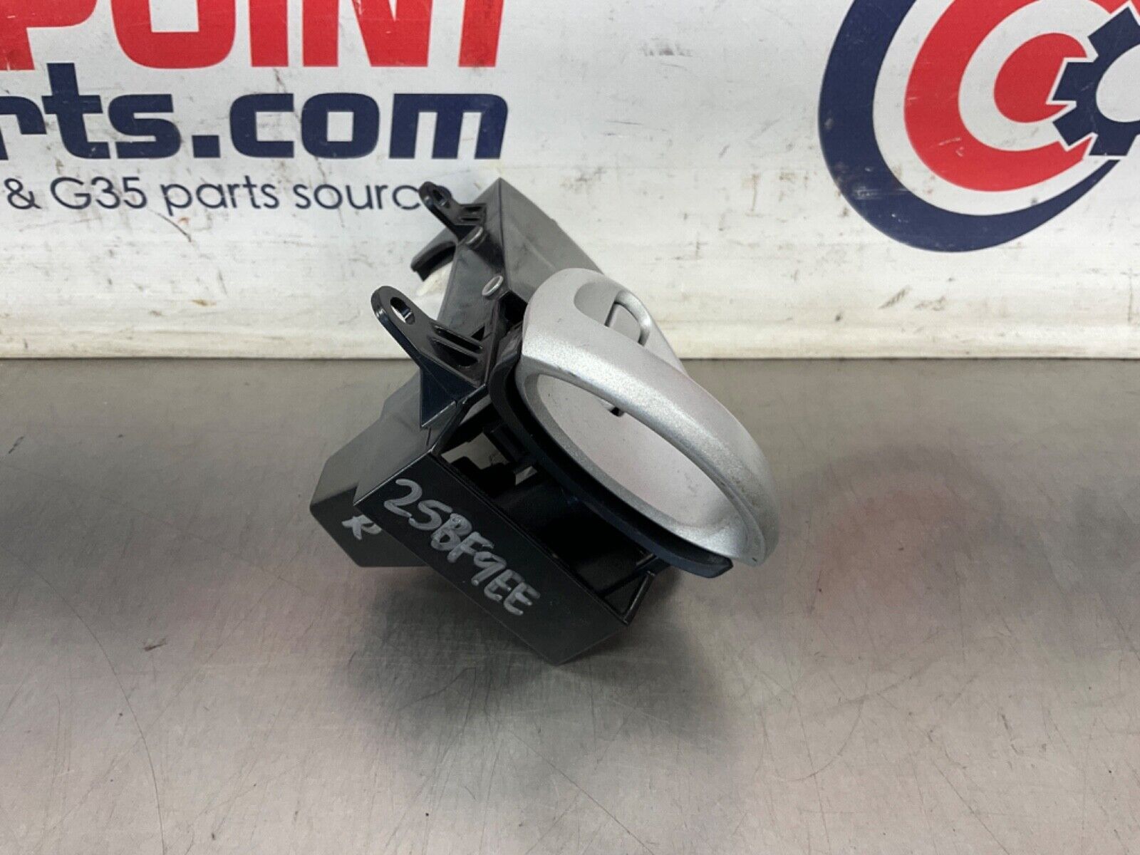 2004 Nissan 350Z Passenger Right Interior Door Handle OEM 25BF9EE - On Point Parts Inc