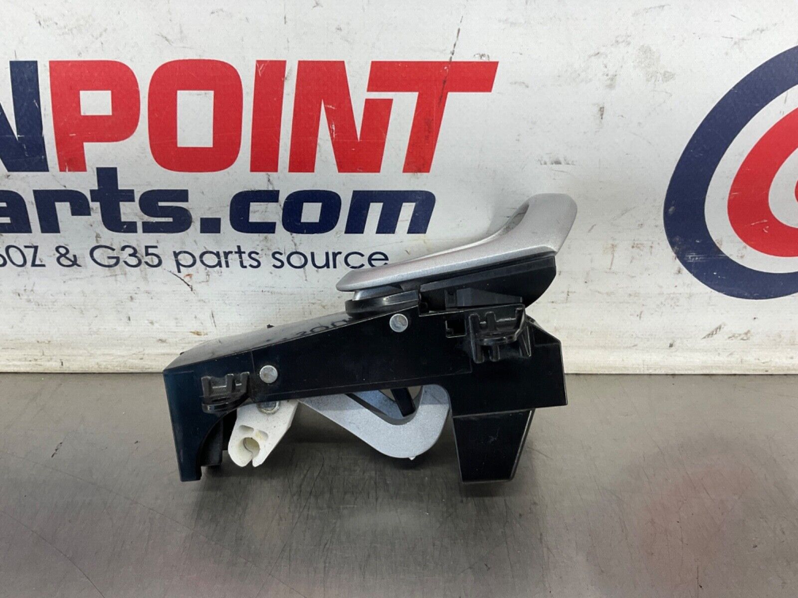 2004 Nissan 350Z Passenger Right Interior Door Handle OEM 25BF9EE - On Point Parts Inc