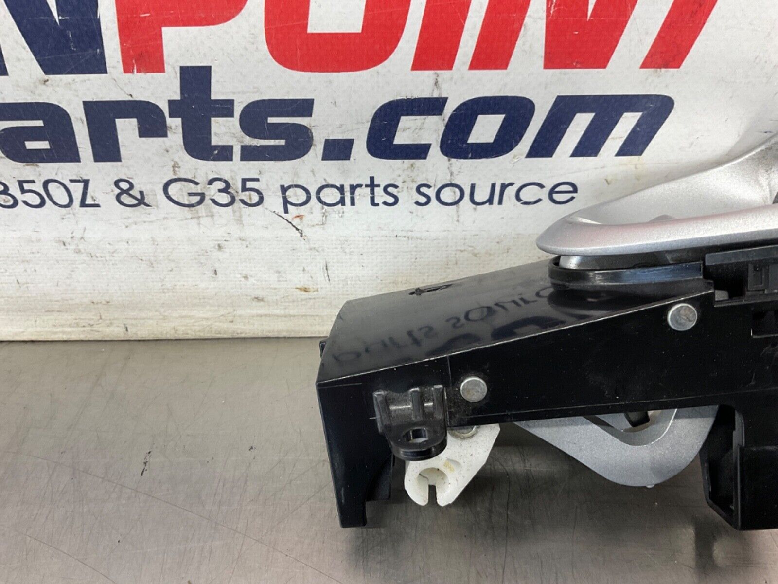 2004 Nissan 350Z Passenger Right Interior Door Handle OEM 25BF9EE - On Point Parts Inc