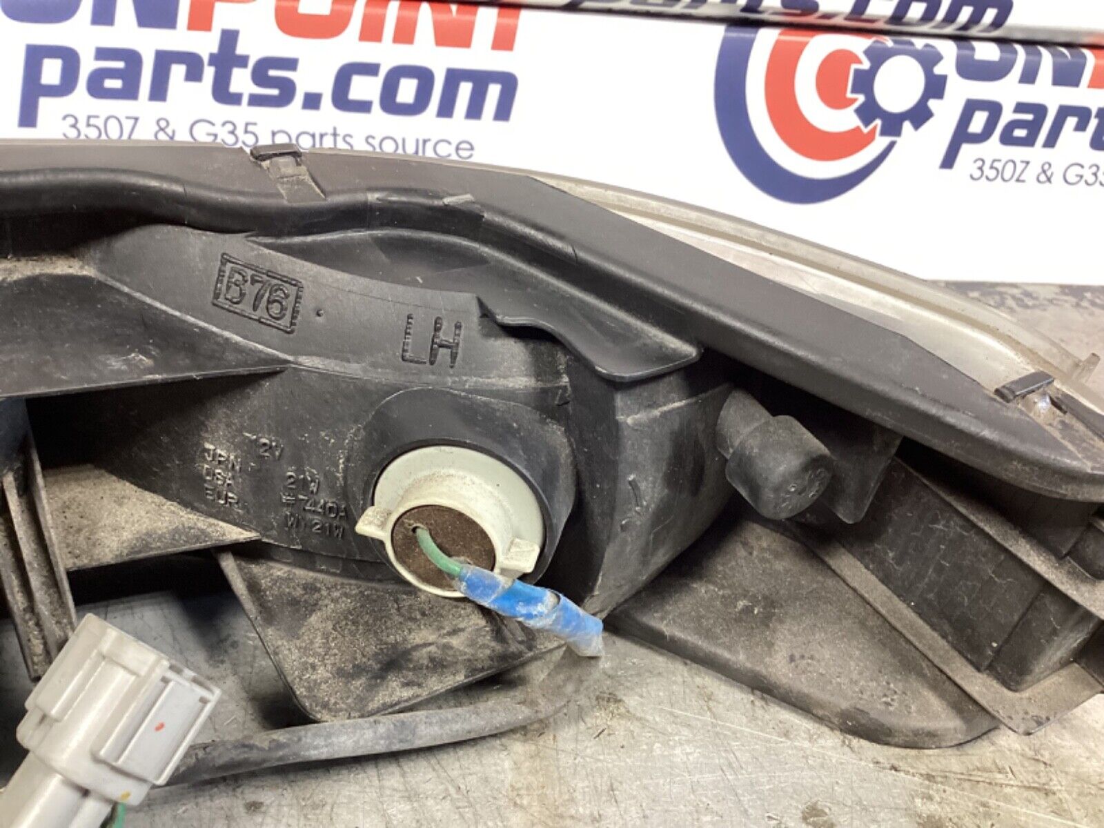 2007 Nissan Z33 350Z Driver Left Rear Bumper Turn Signal Assembly OEM 21BGKEG - On Point Parts Inc