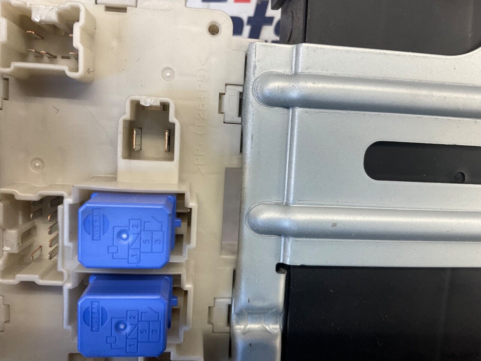 2007 Nissan Z33 350Z BCM Body Control Module Fuse Panel OEM 21BGKEC - On Point Parts Inc