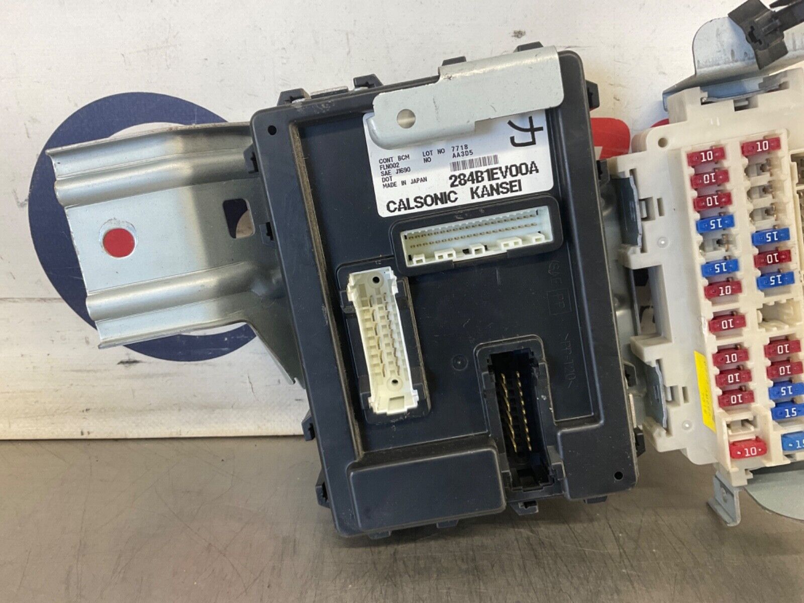 2007 Nissan Z33 350Z BCM Body Control Module Fuse Panel OEM 21BGKEC - On Point Parts Inc