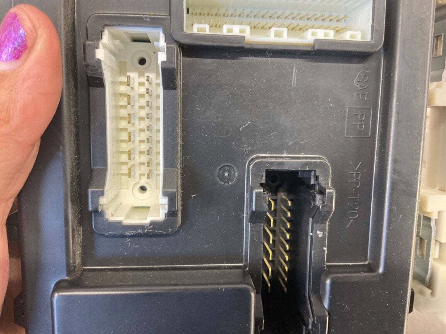 2007 Nissan Z33 350Z BCM Body Control Module Fuse Panel OEM 21BGKEC - On Point Parts Inc