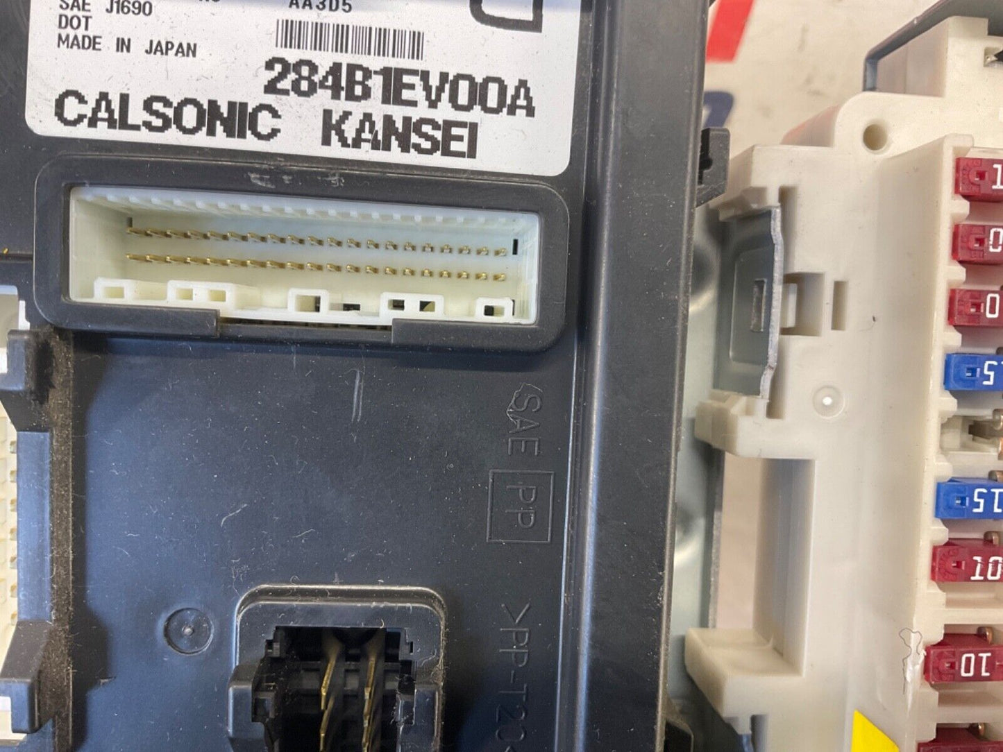 2007 Nissan Z33 350Z BCM Body Control Module Fuse Panel OEM 21BGKEC - On Point Parts Inc