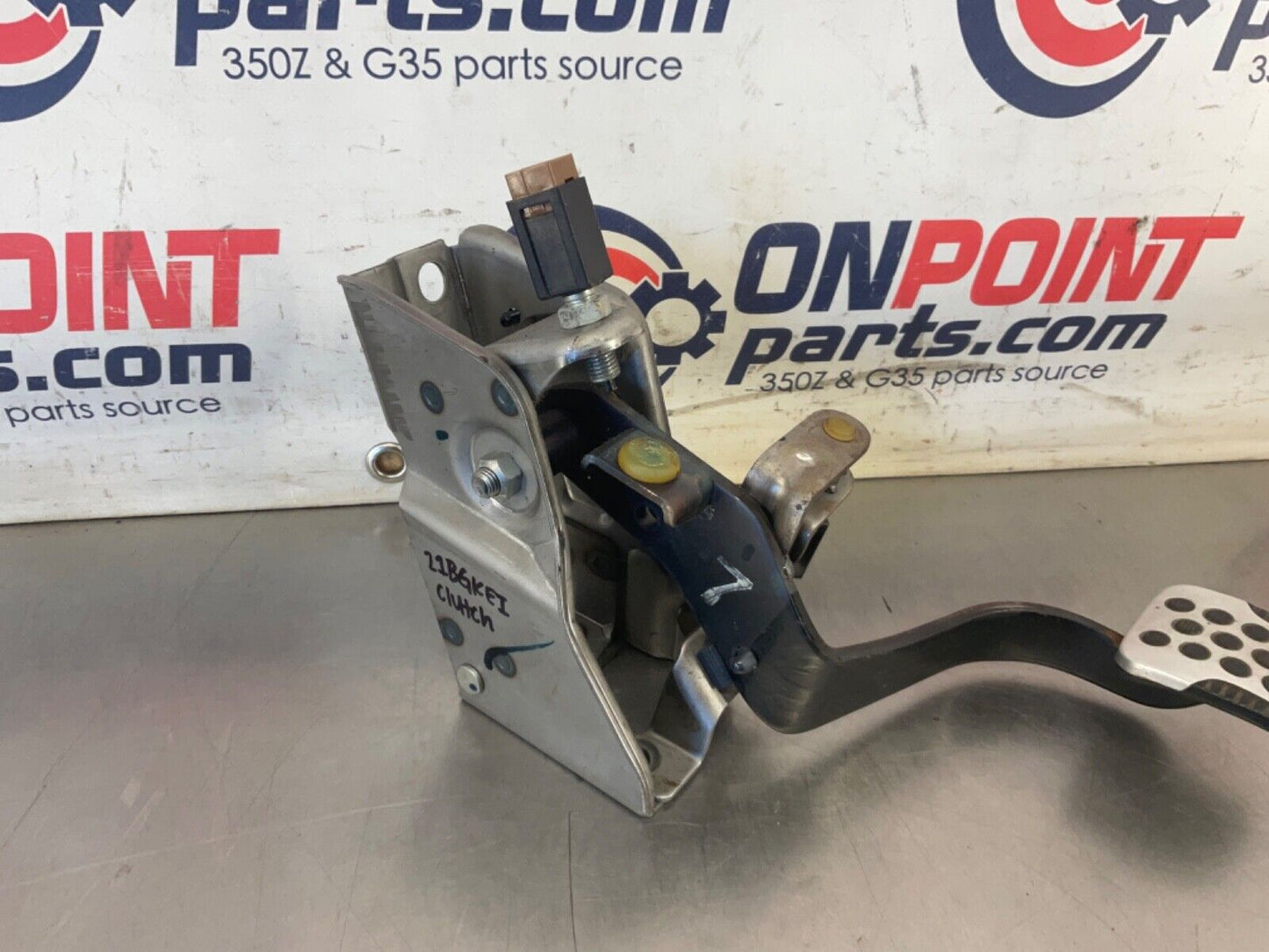 2007 Nissan Z33 350Z Manual Clutch Pedal Assembly OEM 21BGKEI - On Point Parts Inc