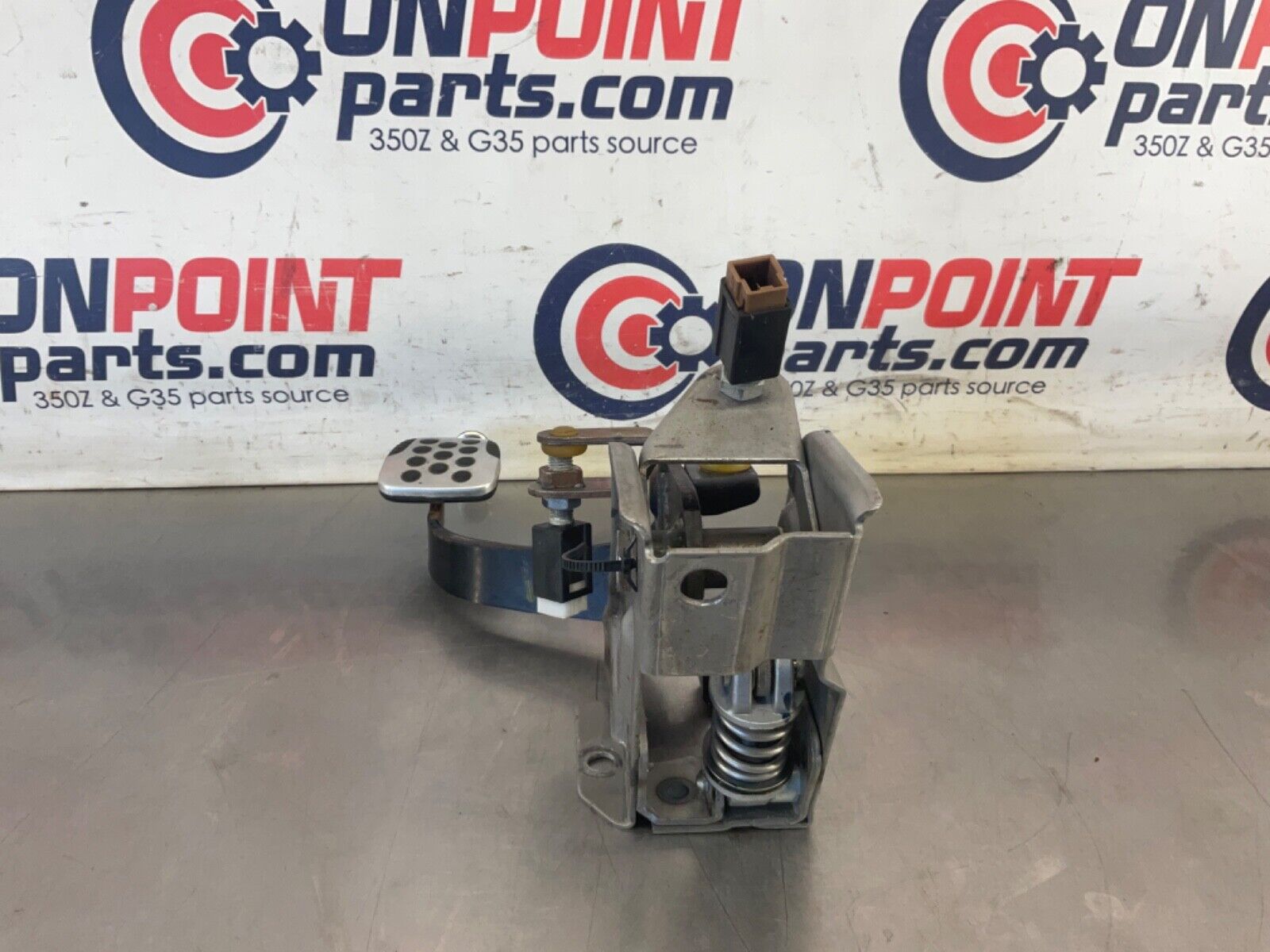 2007 Nissan Z33 350Z Manual Clutch Pedal Assembly OEM 21BGKEI - On Point Parts Inc