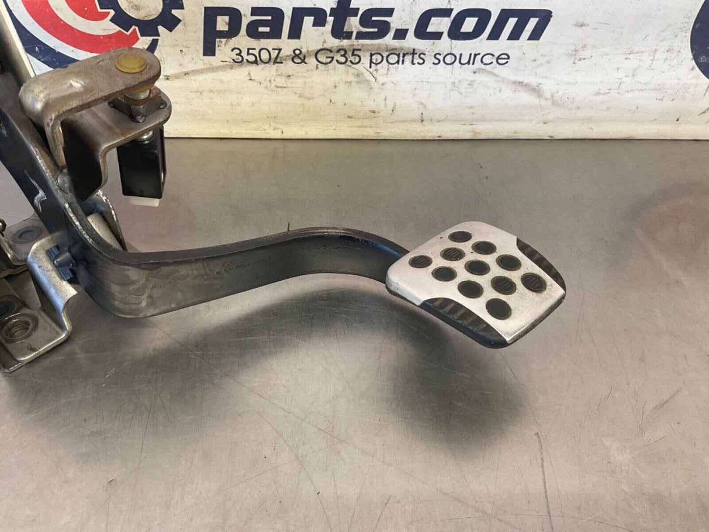 2007 Nissan Z33 350Z Manual Clutch Pedal Assembly OEM 21BGKEI - On Point Parts Inc