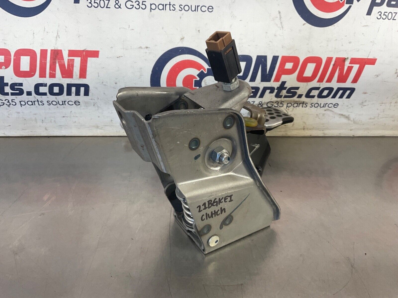 2007 Nissan Z33 350Z Manual Clutch Pedal Assembly OEM 21BGKEI - On Point Parts Inc