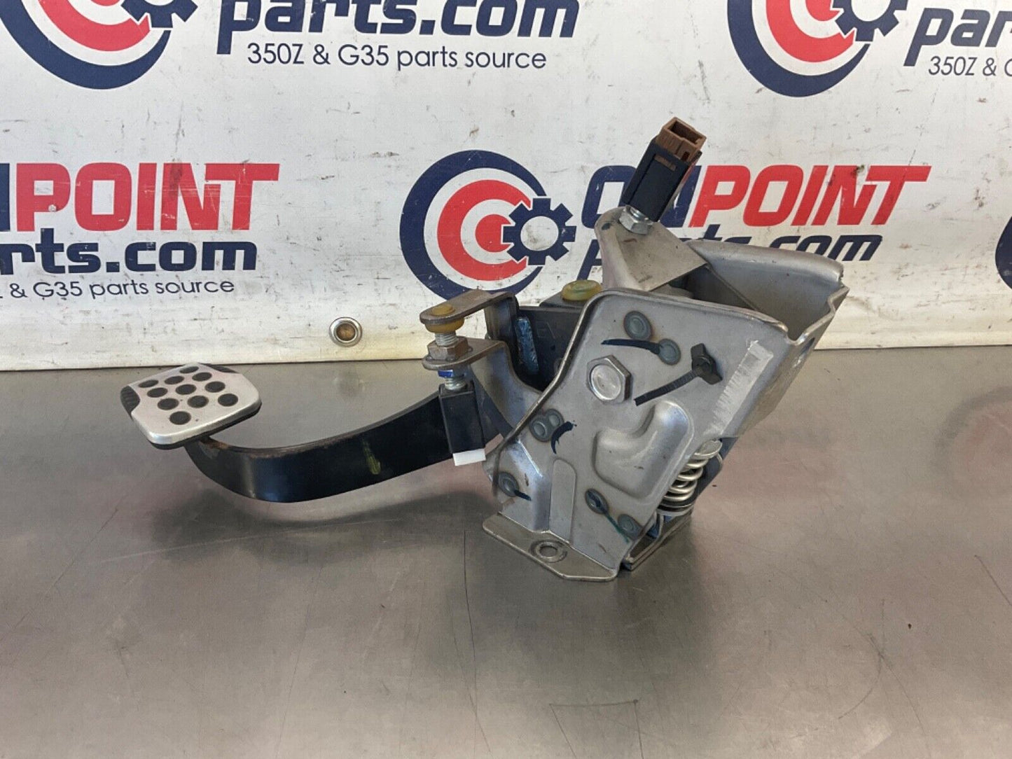 2007 Nissan Z33 350Z Manual Clutch Pedal Assembly OEM 21BGKEI - On Point Parts Inc
