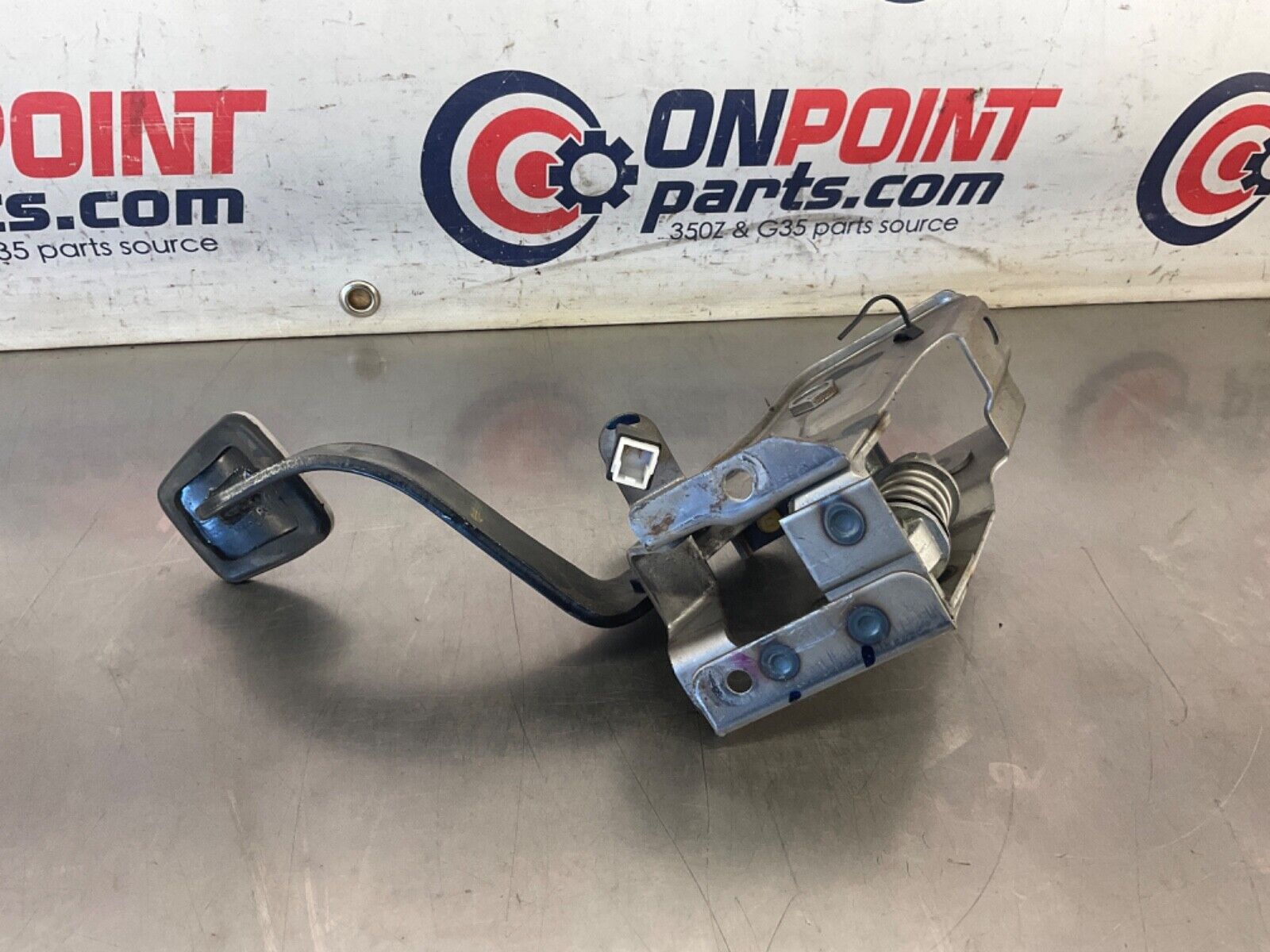 2007 Nissan Z33 350Z Manual Clutch Pedal Assembly OEM 21BGKEI - On Point Parts Inc