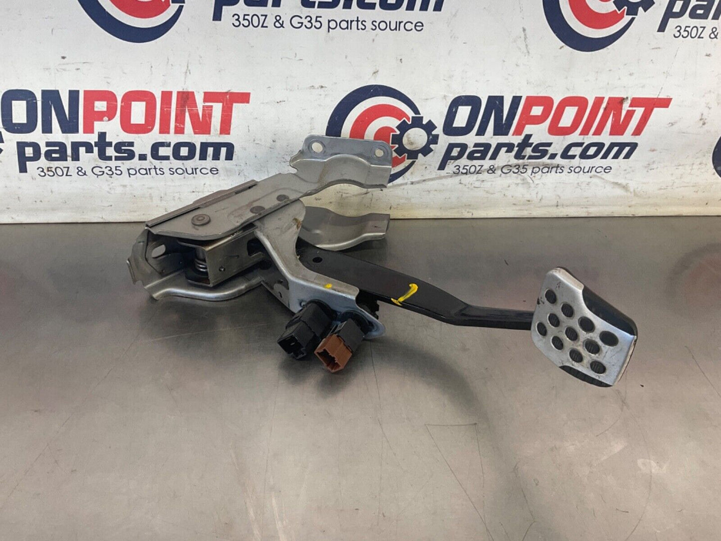 2007 Nissan Z33 350Z Manual Brake Pedal Assembly OEM 21BGKEI - On Point Parts Inc