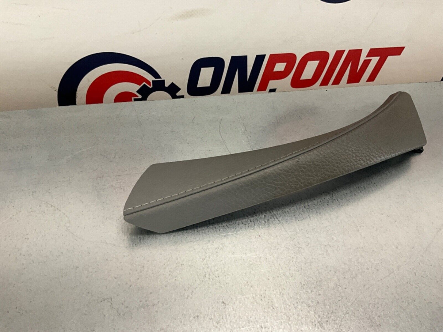 2009 BMW E92 335i Passenger Right Front Interior Door Grip Handle OEM 15BGSEE - On Point Parts Inc
