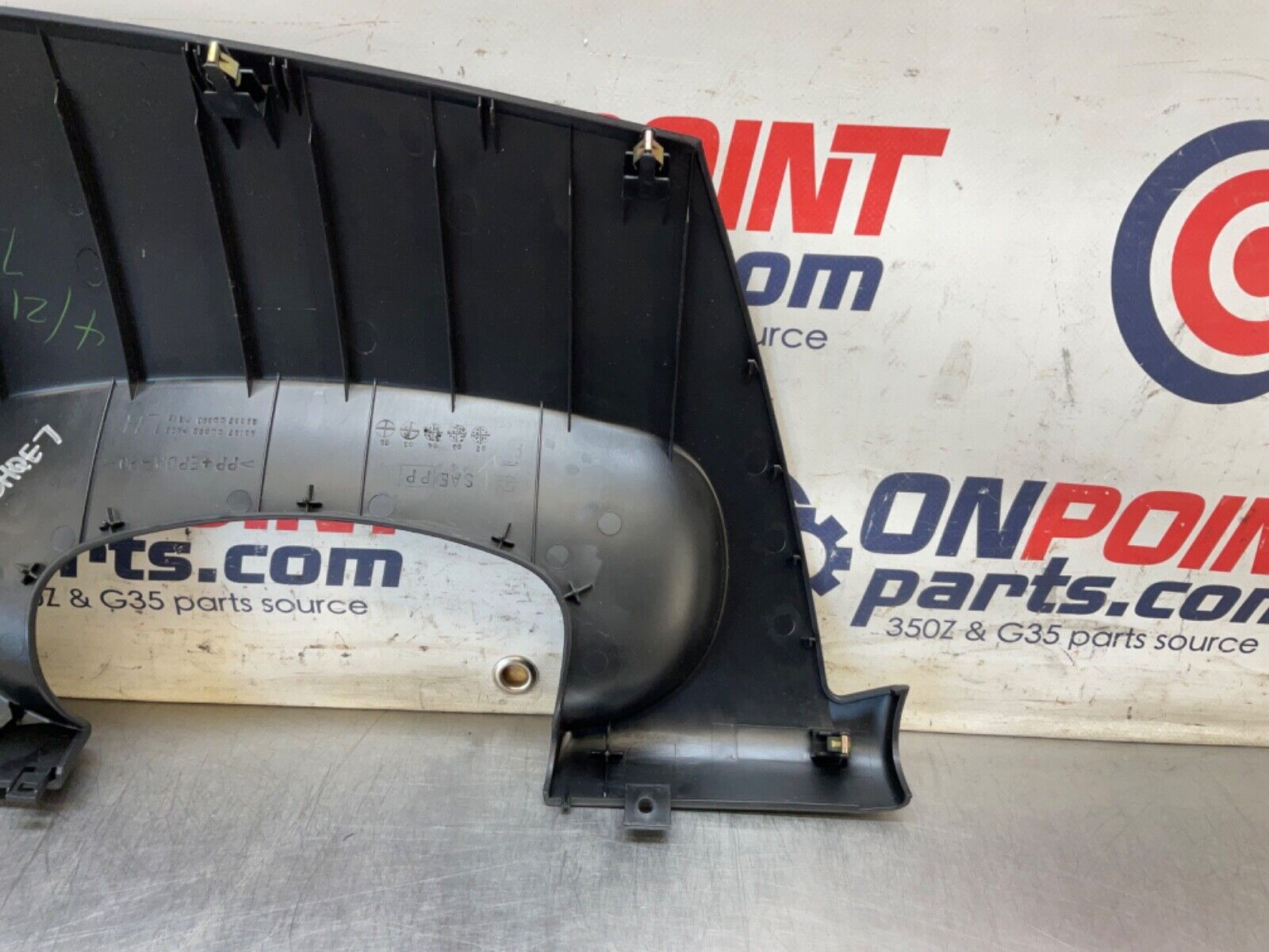 2005 Nissan Z33 350Z Driver Left Upper Steering Column Panel 68107 OEM 24BHQE7 - On Point Parts Inc