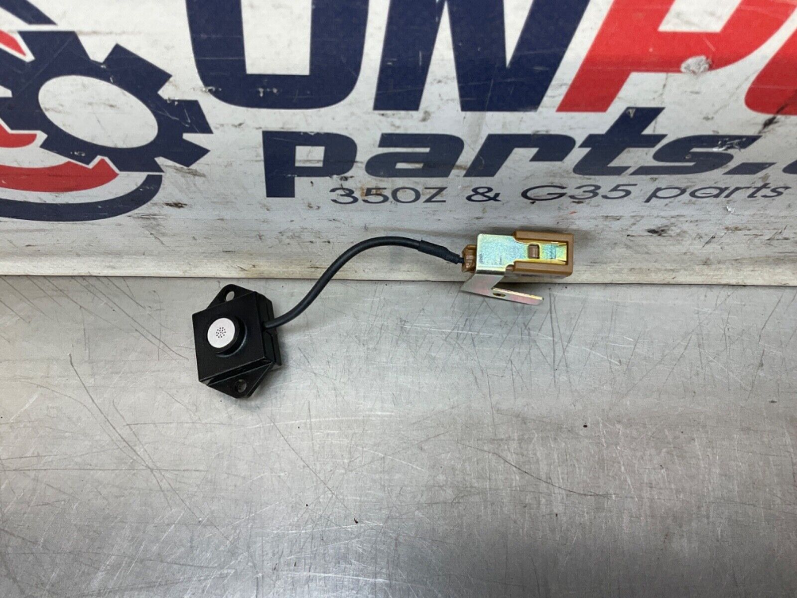 2005 Nissan Z33 350Z Bose Steering Column Microphone OEM 24BHQEA - On Point Parts Inc