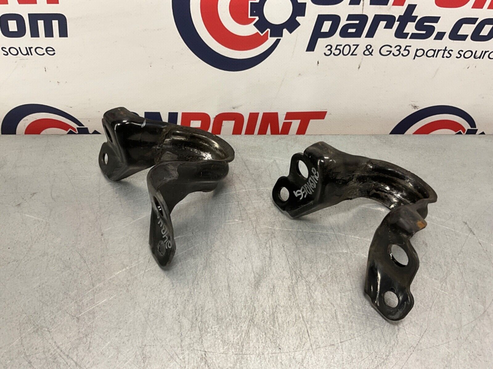 2005 Nissan Z33 350Z Front Sway Bar Mounting Clip Bracket OEM 24BHQEG - On Point Parts Inc