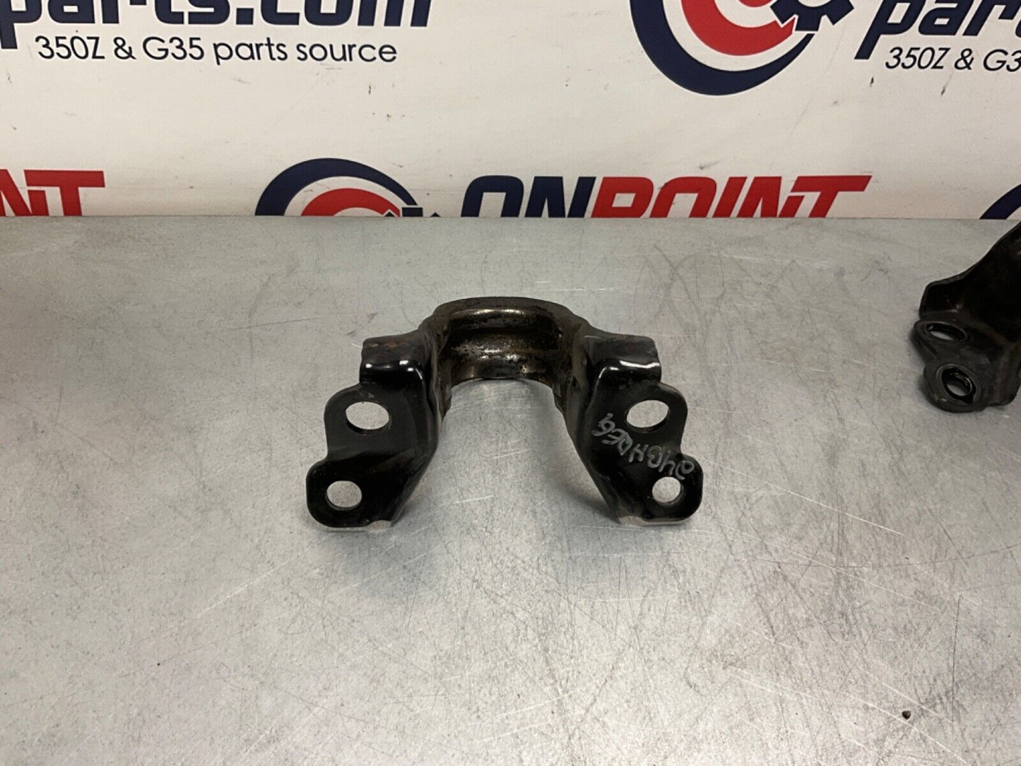 2005 Nissan Z33 350Z Front Sway Bar Mounting Clip Bracket OEM 24BHQEG - On Point Parts Inc