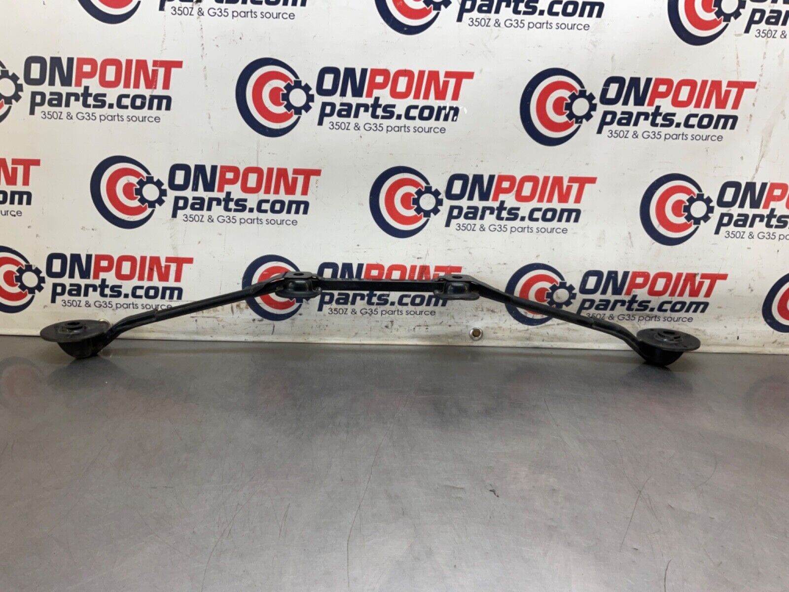 2005 Nissan Z33 350Z Rear Subframe Stay Pin Bracket Crossmember OEM 24 ...