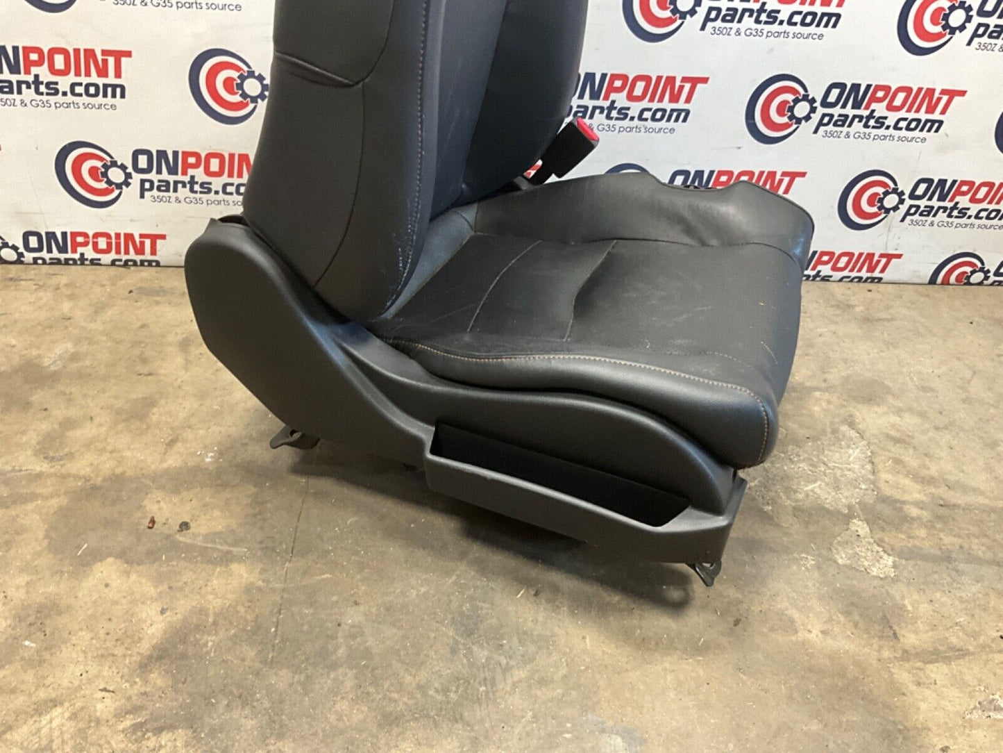 2005 Nissan Z33 350Z Passenger Right Convertible Power Leather Seat OEM 24BHQE9 - On Point Parts Inc