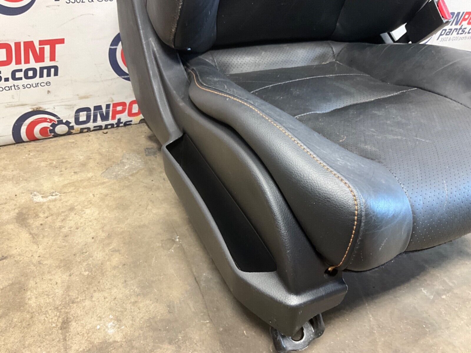 2005 Nissan Z33 350Z Passenger Right Convertible Power Leather Seat OEM 24BHQE9 - On Point Parts Inc