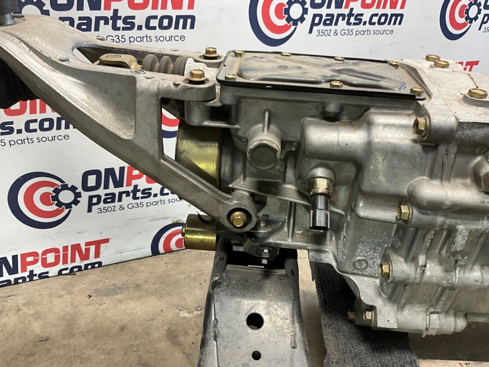 2005 Nissan Z33 350Z 6MT Manual Transmission CD009 111K OEM 24BHQE0 - On Point Parts Inc