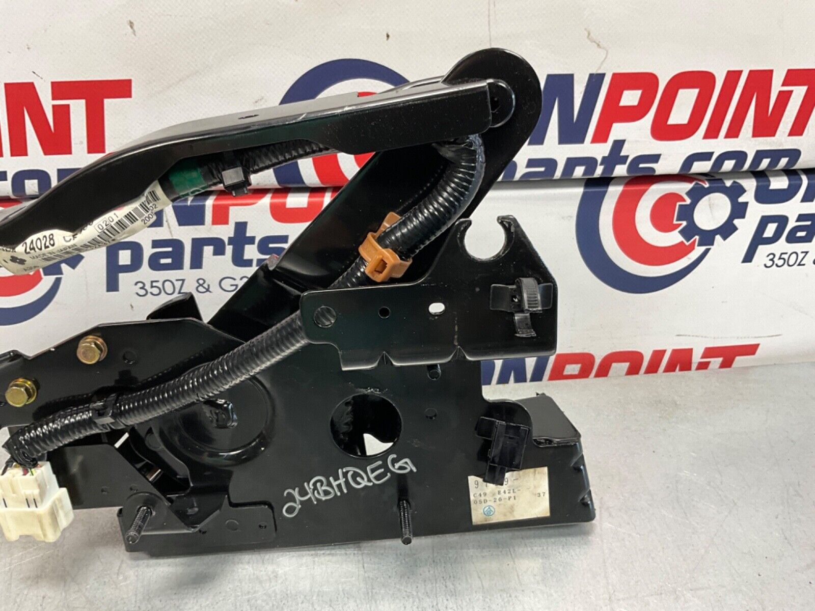 2005 Nissan Z33 350Z Convertible Driver Left Tonneau Lift Mechanism OEM 24BHQEG - On Point Parts Inc