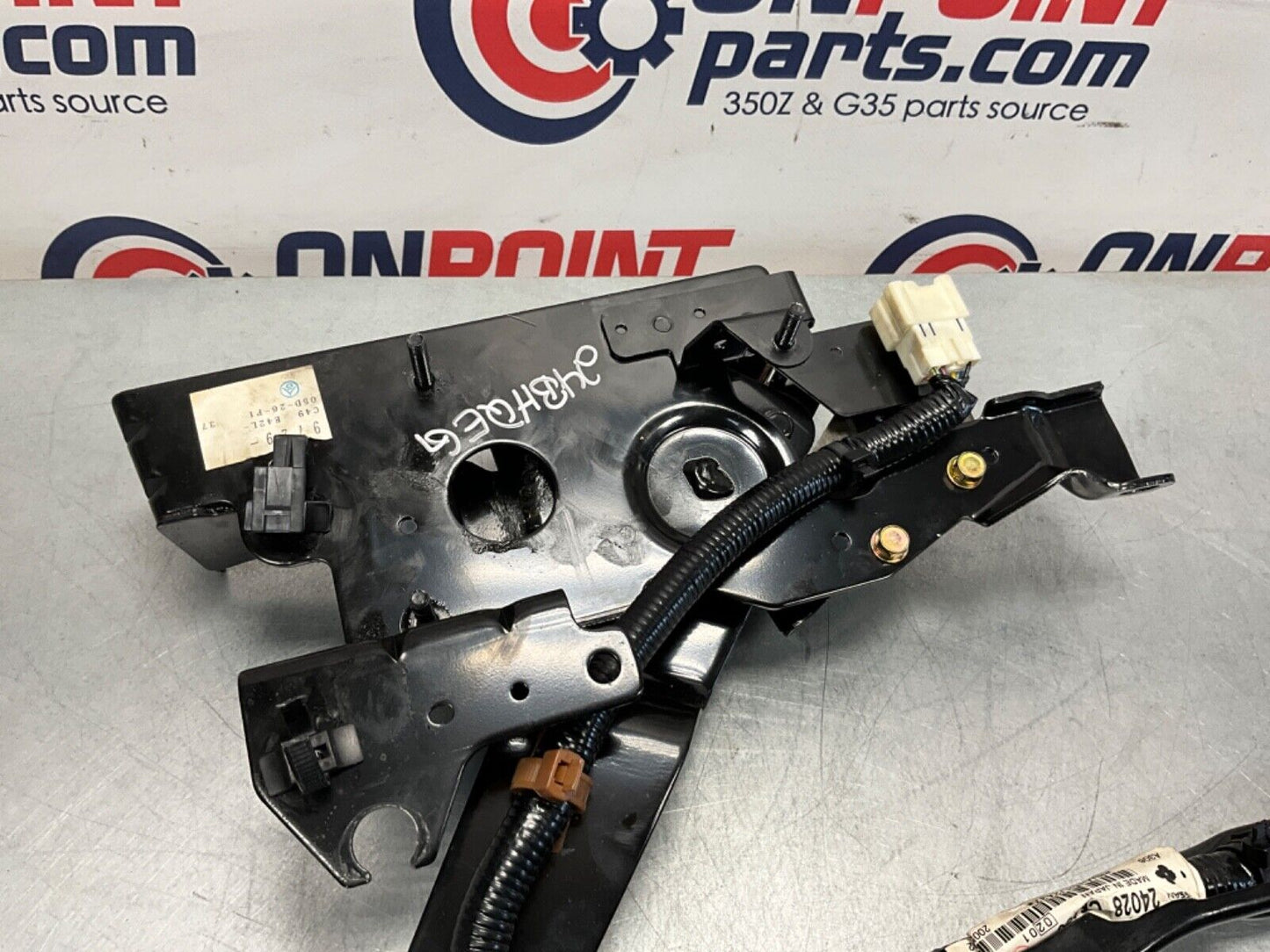 2005 Nissan Z33 350Z Convertible Driver Left Tonneau Lift Mechanism OEM 24BHQEG - On Point Parts Inc