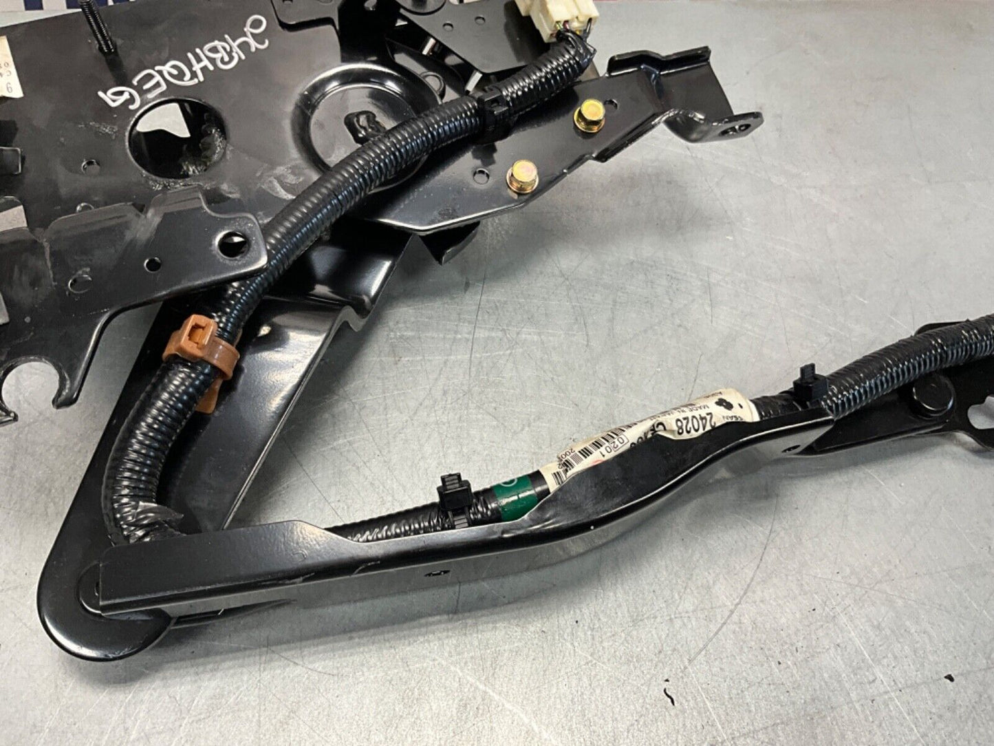 2005 Nissan Z33 350Z Convertible Driver Left Tonneau Lift Mechanism OEM 24BHQEG - On Point Parts Inc