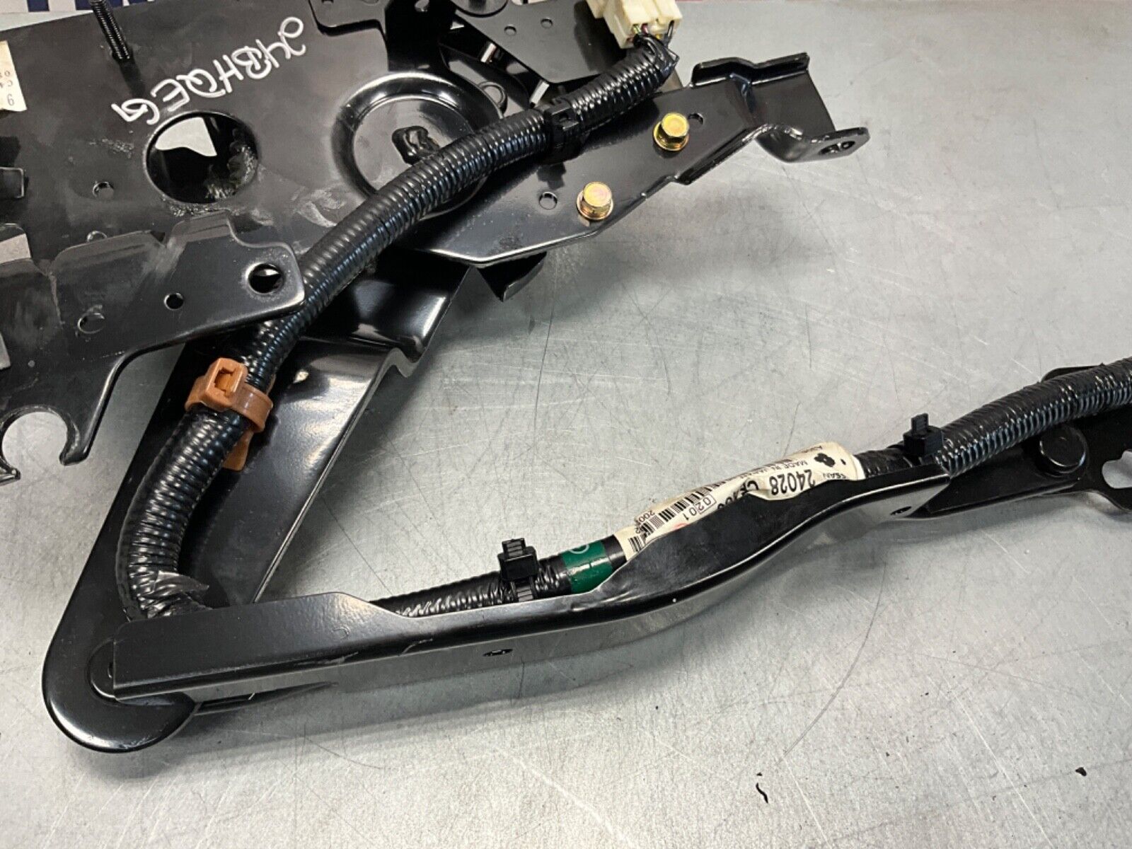 2005 Nissan Z33 350Z Convertible Driver Left Tonneau Lift Mechanism OEM 24BHQEG - On Point Parts Inc