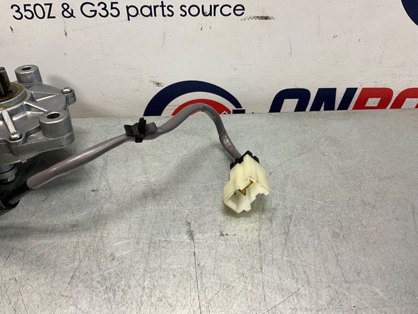 2005 Nissan Z33 350Z Passenger Right Convertible Tonneau Lift Motor OEM 24BHQEE - On Point Parts Inc