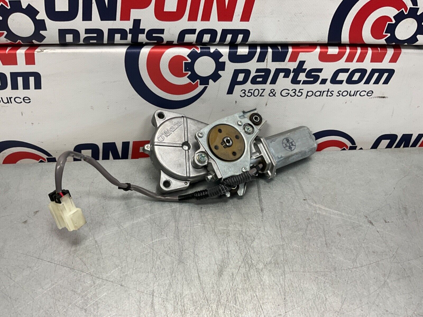 2005 Nissan Z33 350Z Passenger Right Convertible Tonneau Lift Motor OEM 24BHQEE - On Point Parts Inc