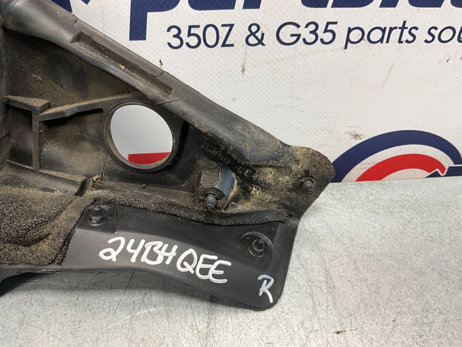 2005 Nissan 350Z Passenger Right Convertible B Pillar Weatherstrip OEM 24BHQEE - On Point Parts Inc