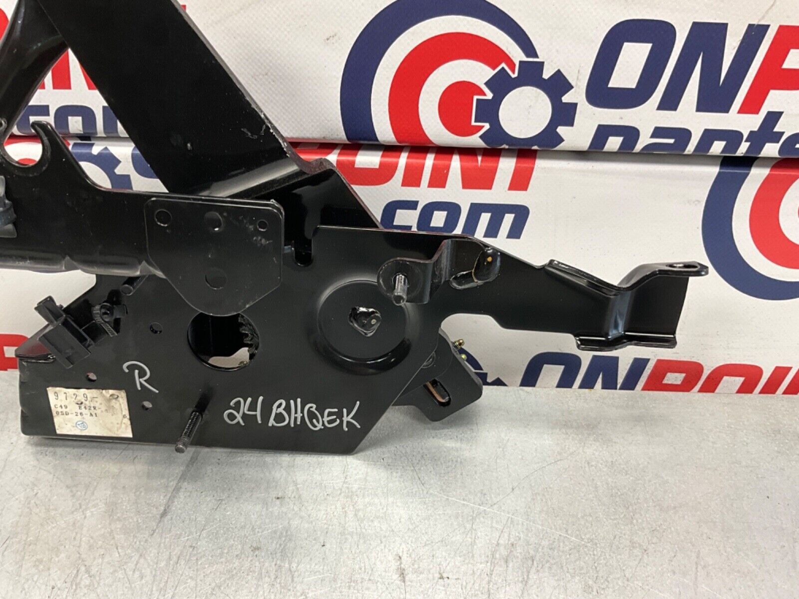 2005 Nissan 350Z Convertible Passenger Right Tonneau Lift Mechanism OEM 24BHQEK - On Point Parts Inc