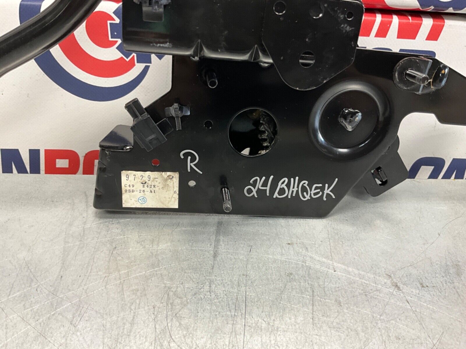 2005 Nissan 350Z Convertible Passenger Right Tonneau Lift Mechanism OEM 24BHQEK - On Point Parts Inc