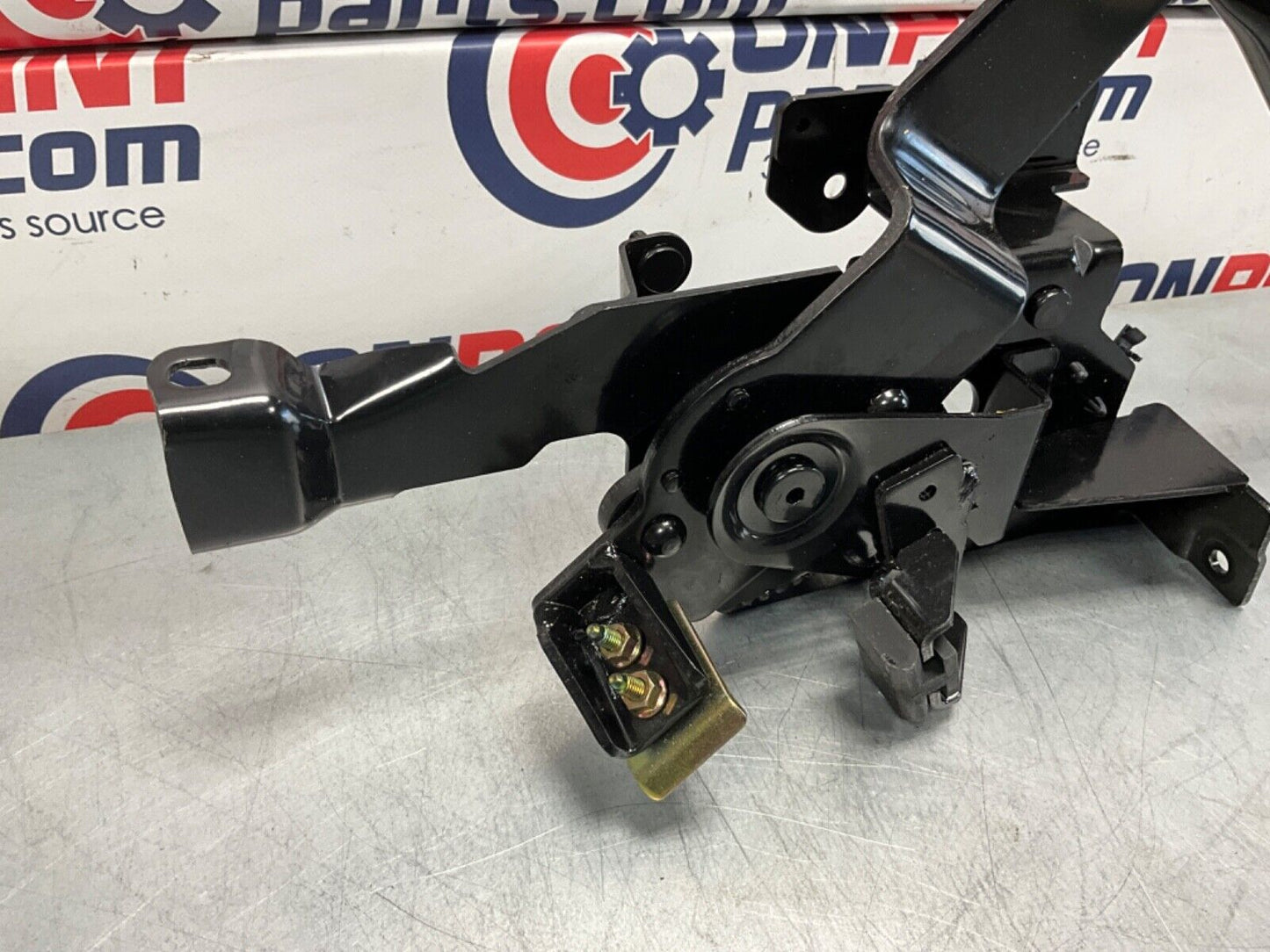 2005 Nissan 350Z Convertible Passenger Right Tonneau Lift Mechanism OEM 24BHQEK - On Point Parts Inc