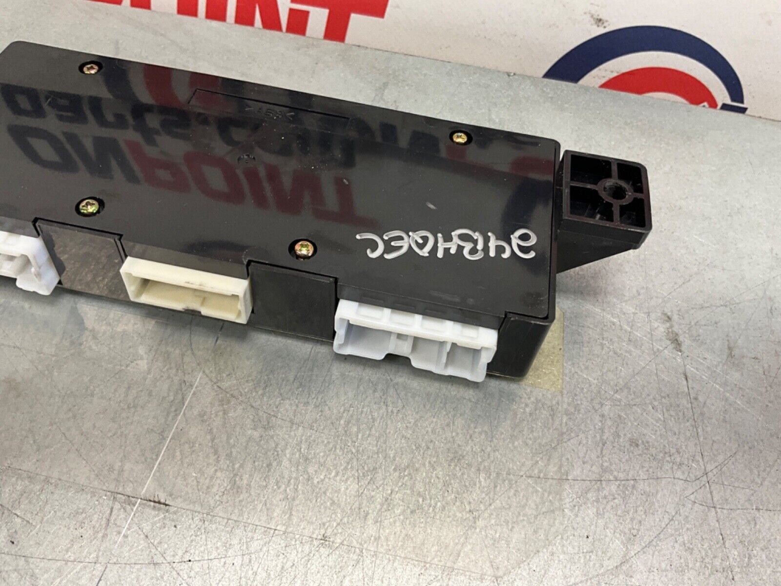 2005 Nissan Z33 350Z Convertible Soft Top Control Module 285C1 OEM 24BHQEC - On Point Parts Inc