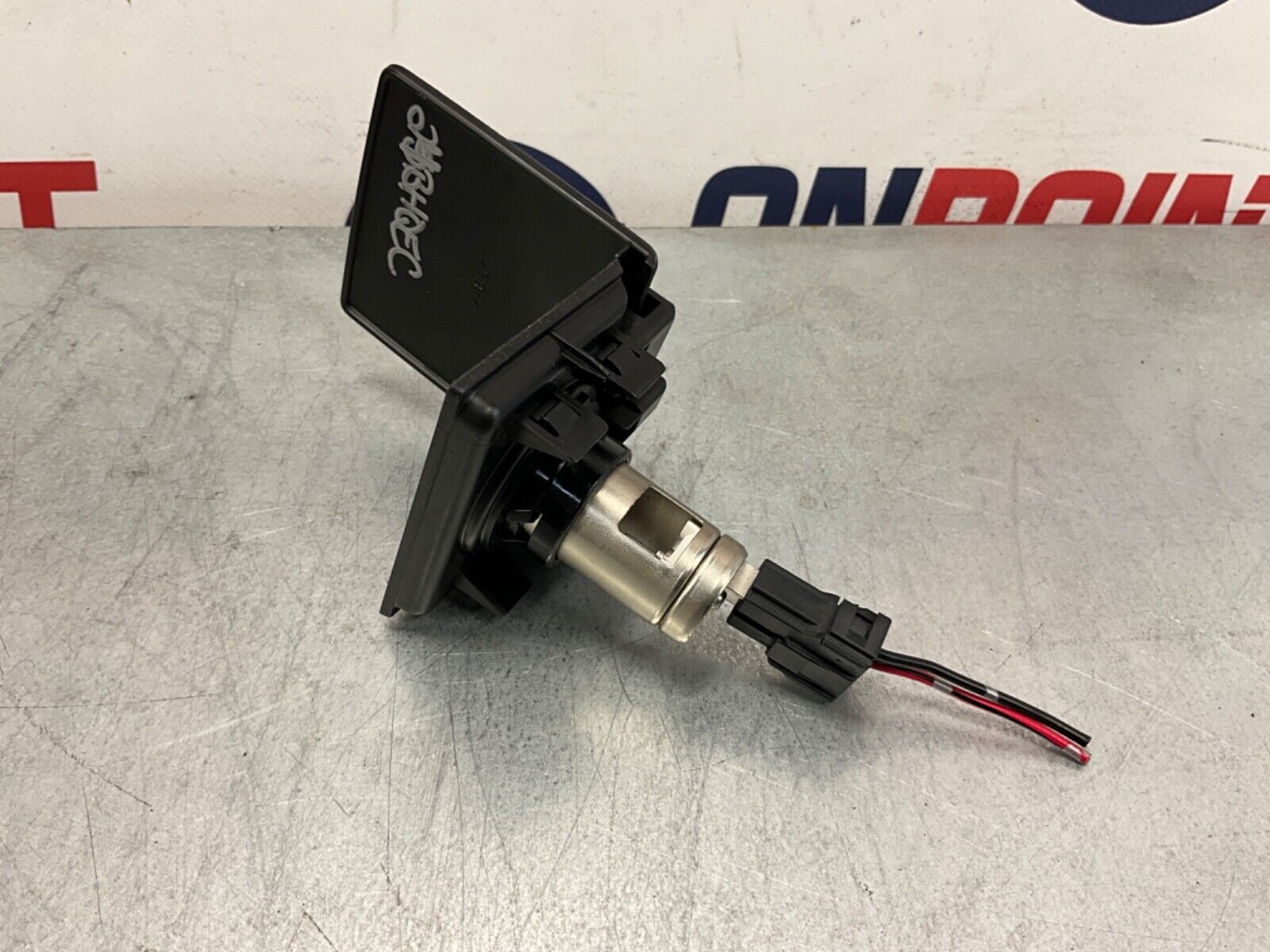 2005 Nissan Z33 350Z Rear Cigarette Lighter Power Supply OEM
