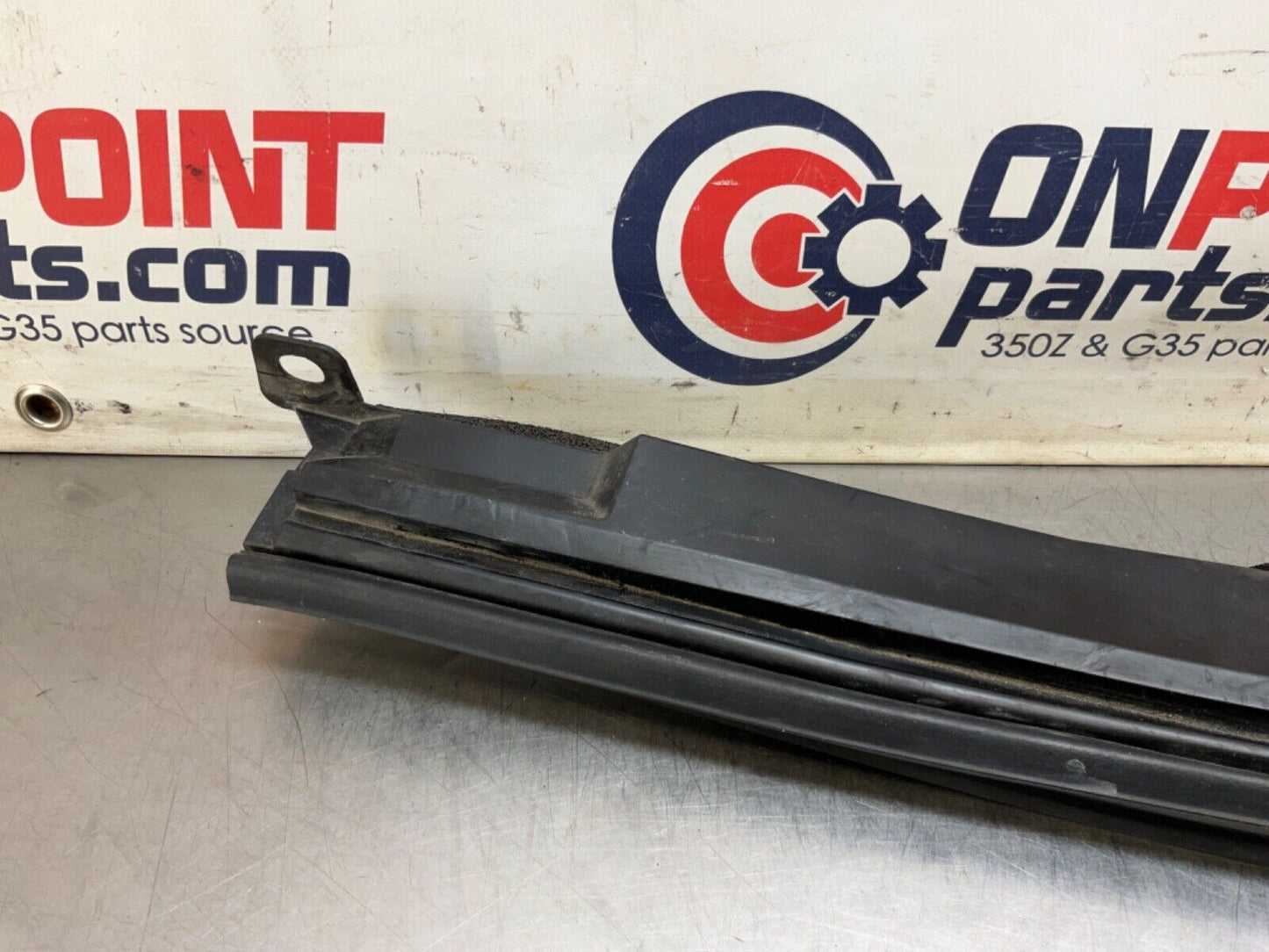 2014 Nissan Z34 370Z Passenger Right Front Hood Fender Seal 65820 OEM 14BILEK - On Point Parts Inc