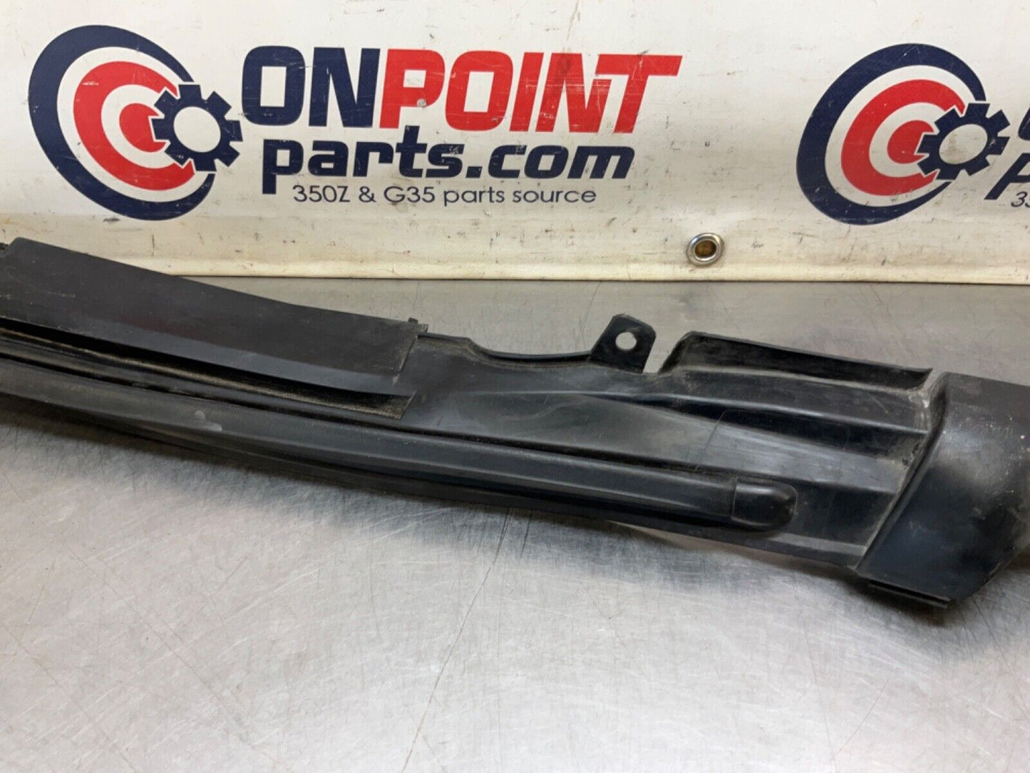 2014 Nissan Z34 370Z Passenger Right Front Hood Fender Seal 65820 OEM 14BILEK - On Point Parts Inc