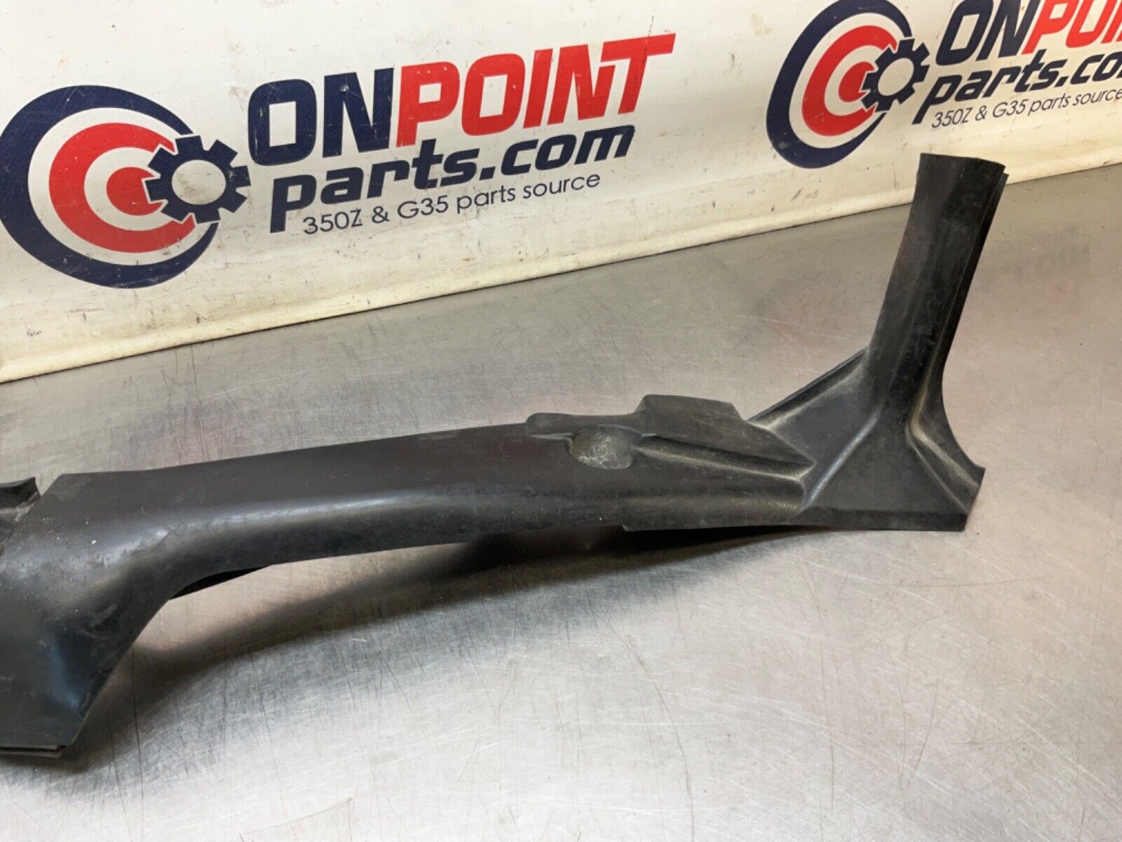 2014 Nissan Z34 370Z Passenger Right Front Hood Fender Seal 65820 OEM 14BILEK - On Point Parts Inc