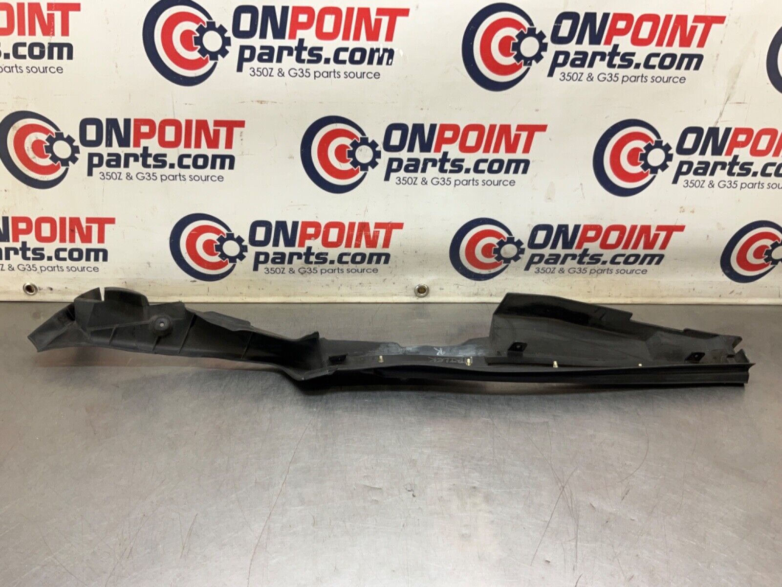 2014 Nissan Z34 370Z Passenger Right Front Hood Fender Seal 65820 OEM 14BILEK - On Point Parts Inc