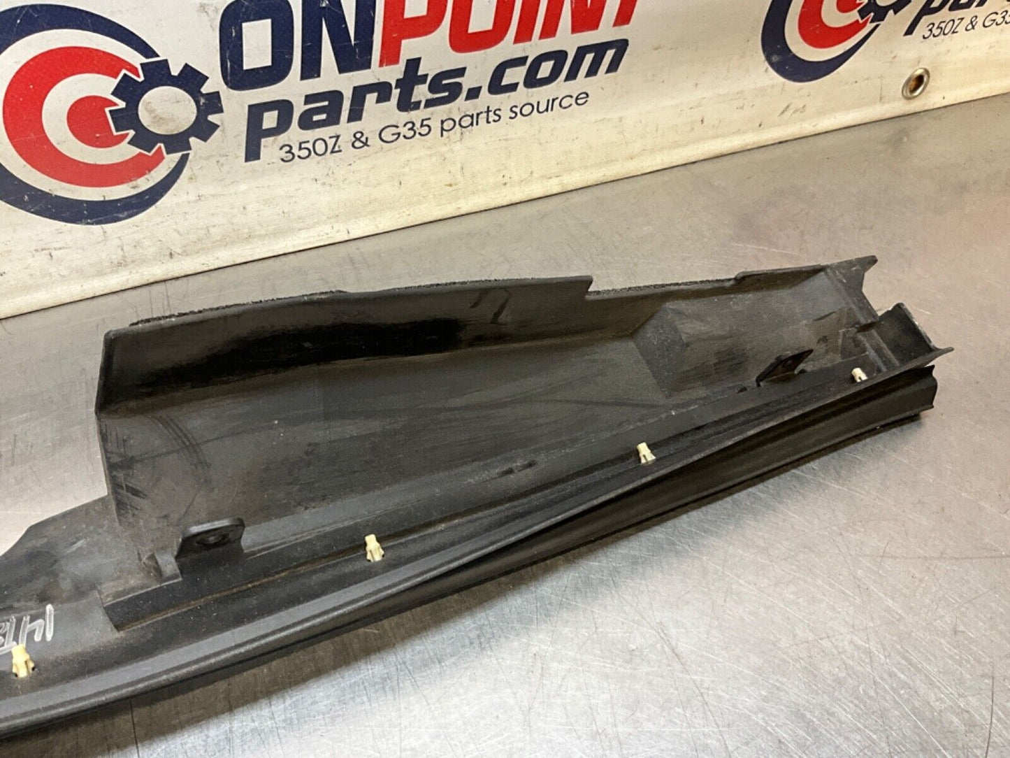 2014 Nissan Z34 370Z Passenger Right Front Hood Fender Seal 65820 OEM 14BILEK - On Point Parts Inc