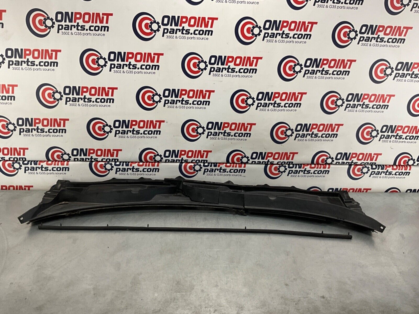 2014 Nissan Z34 370Z Front Windshield Wiper Cowl Assembly OEM 14BILE3 - On Point Parts Inc