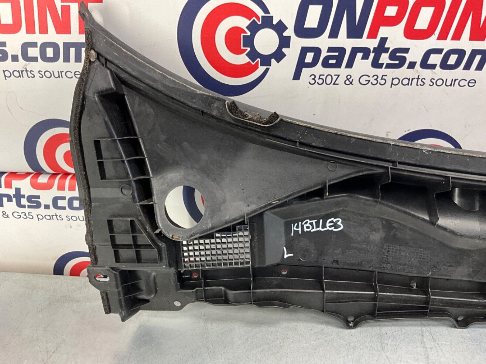 2014 Nissan Z34 370Z Front Windshield Wiper Cowl Assembly OEM 14BILE3 - On Point Parts Inc