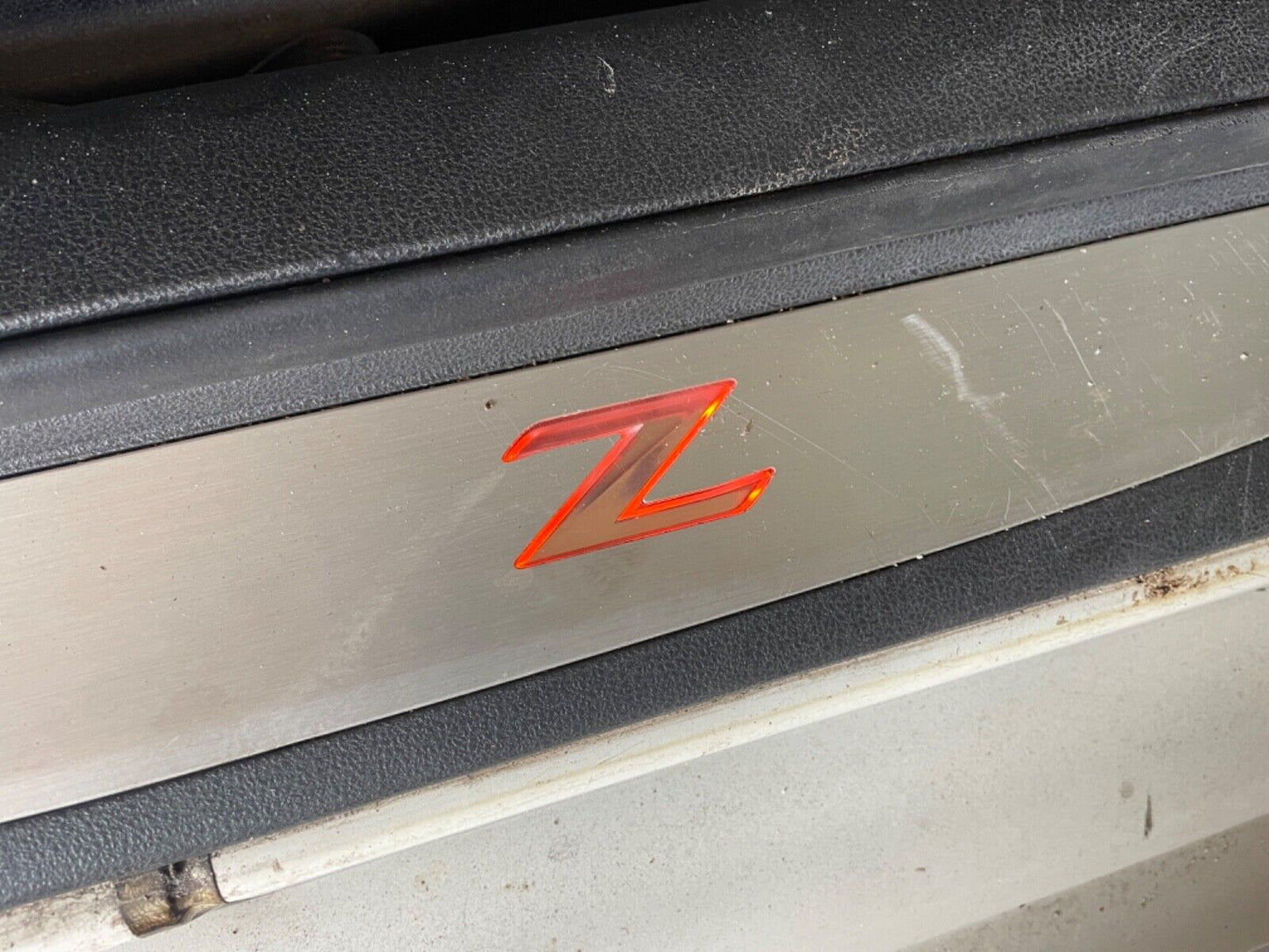 2014 Nissan 370Z Passenger Right Door Sill Illuminated Kick Plate OEM 14BILE7 - On Point Parts Inc