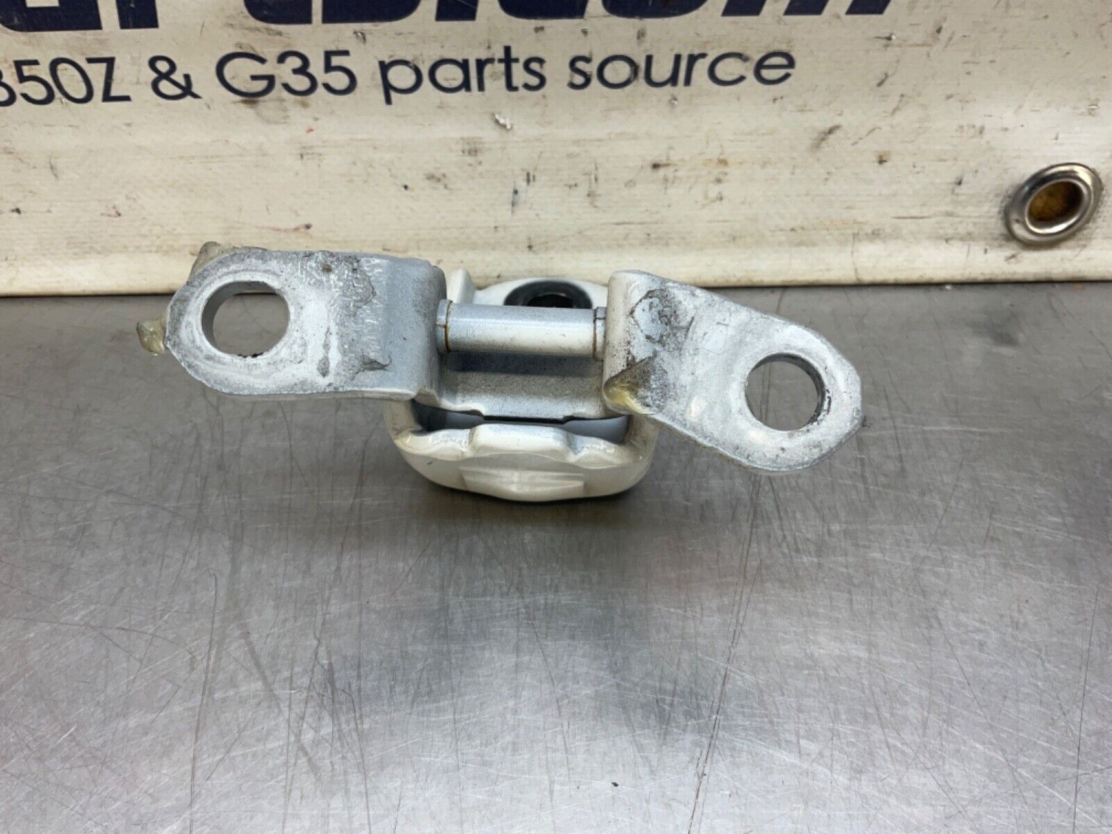 2014 Nissan Z34 370Z Passenger Right Door Hinges OEM 14BILEE - On Point Parts Inc