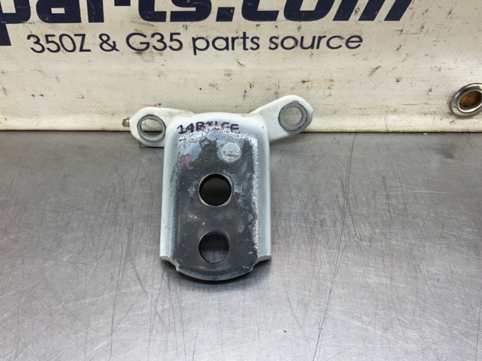 2014 Nissan Z34 370Z Passenger Right Door Hinges OEM 14BILEE - On Point Parts Inc