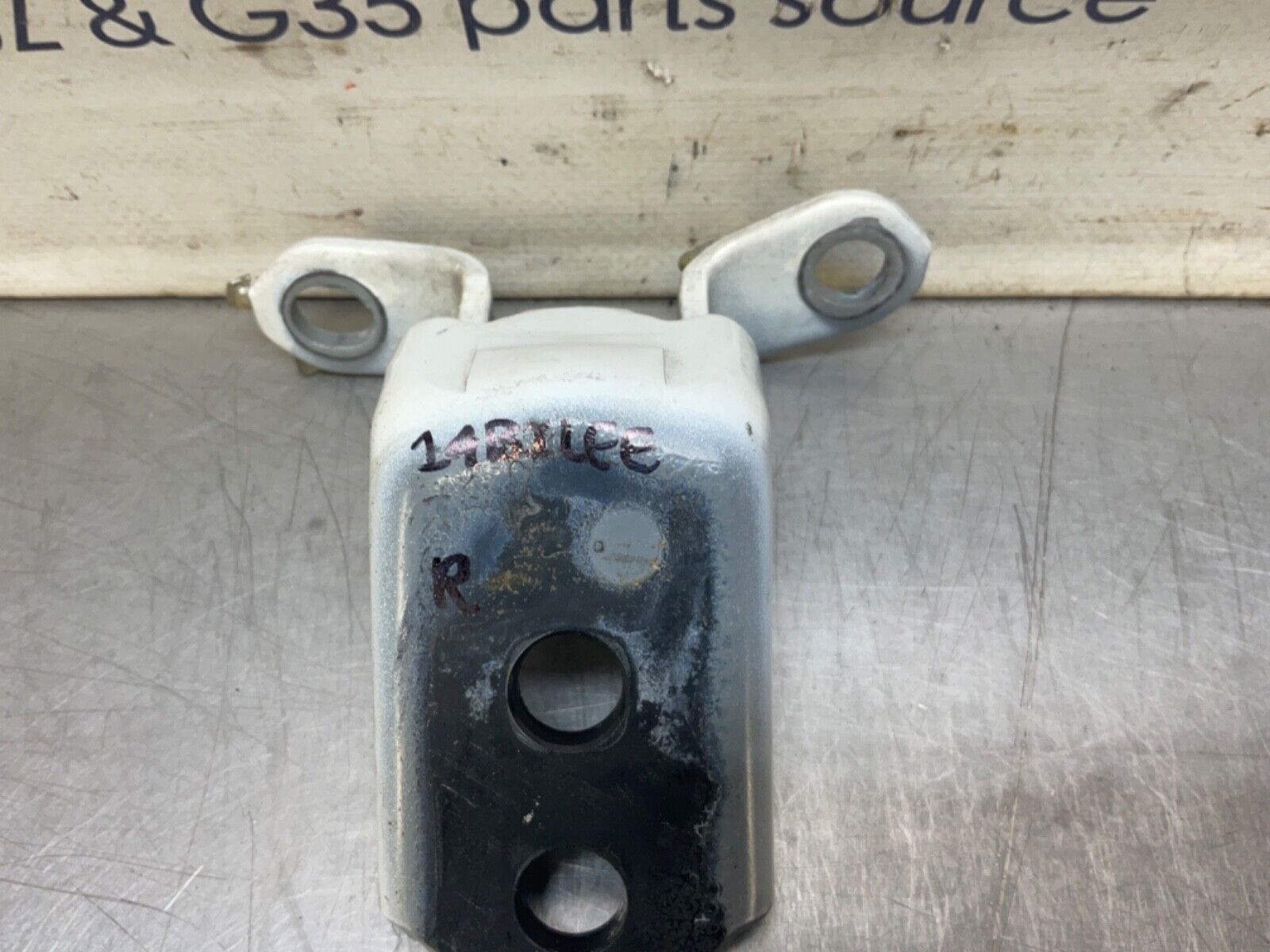 2014 Nissan Z34 370Z Passenger Right Door Hinges OEM 14BILEE - On Point Parts Inc