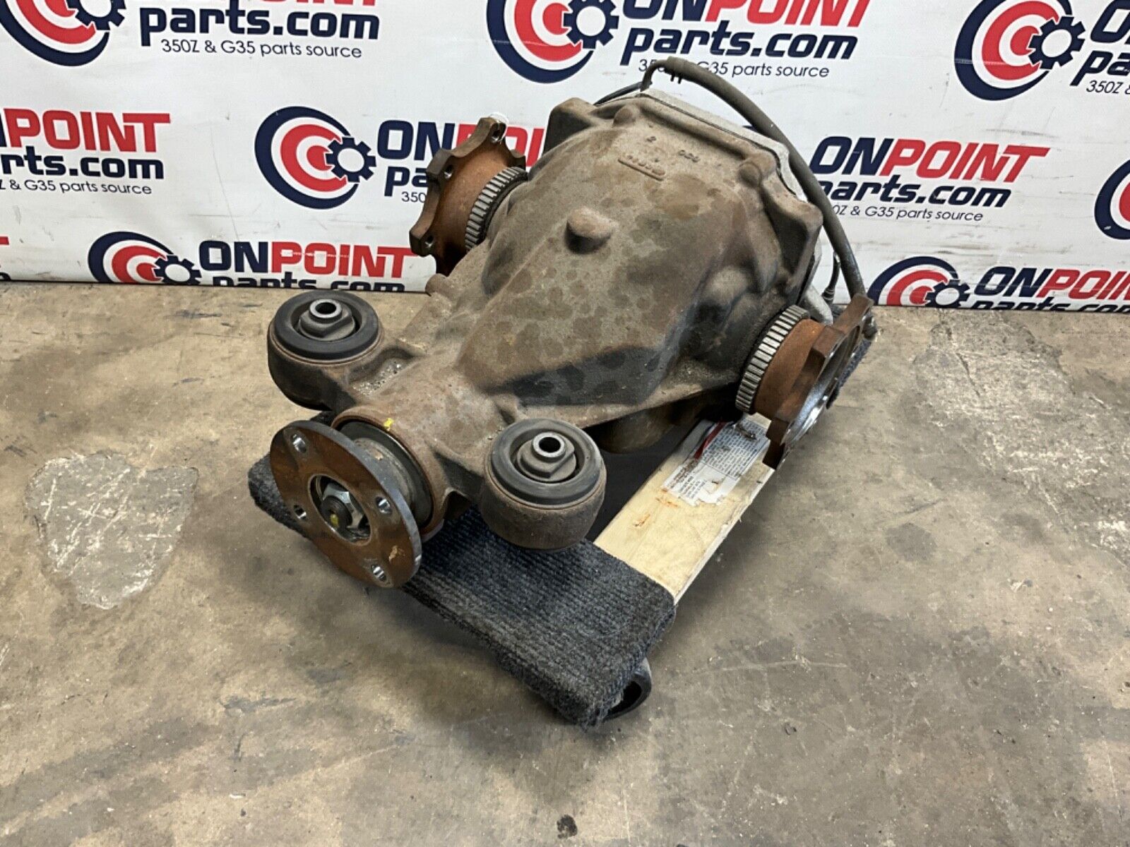 2014 Nissan Z34 370Z Rear Differential Manual 6MT 3.69 88k OEM 14BILE0 - On Point Parts Inc