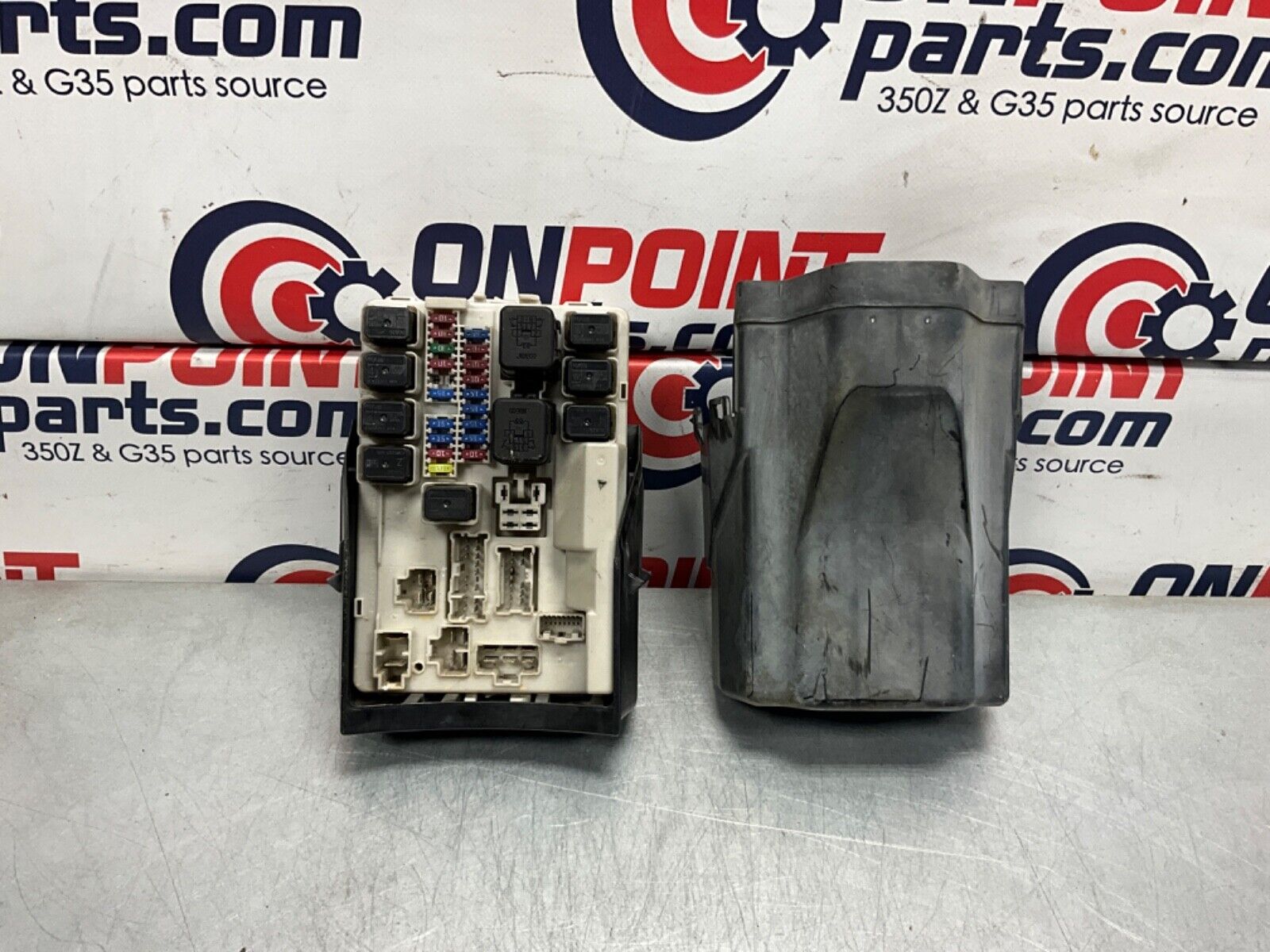 2007 Nissan Z33 350Z VQ35HR IPDM Engine Bay Fuse Relay Box 284B7 OEM 23BIZEC - On Point Parts Inc